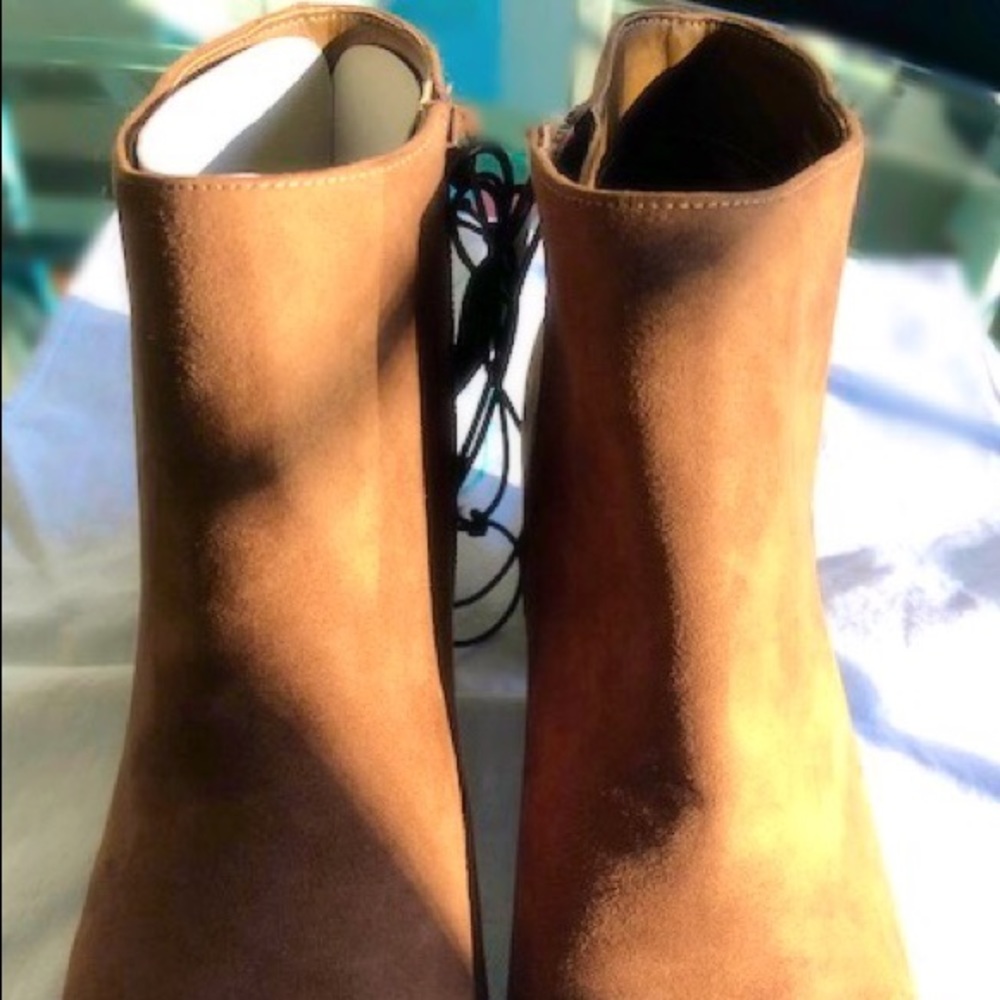 NWT Arizona Boots Size 11